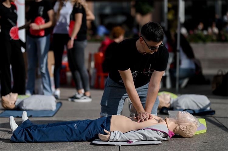 Slika /2023 OBJAVE/Svjetski dan pokretanja srca.jpeg